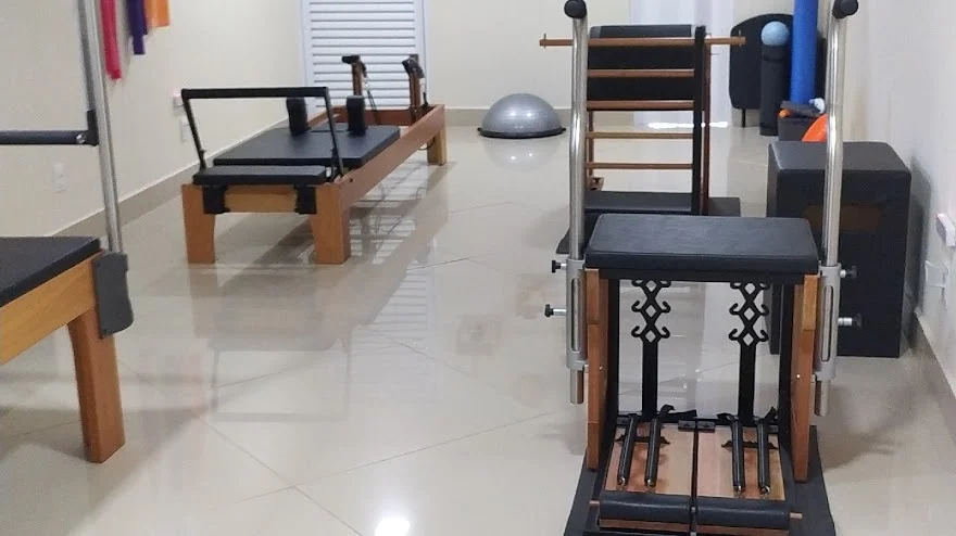 Studio de pilates da BioMoove, com aparelhos de pilates